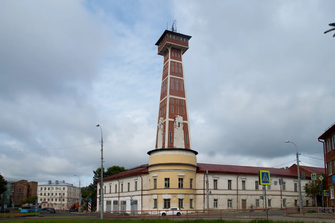 Пожарная каланча и здание пожарной части в Рыбинске, общий план